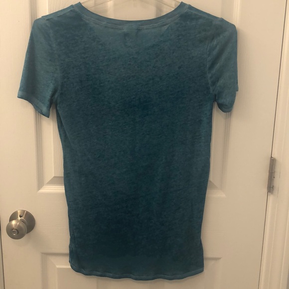 PINK Victoria’s Secret V-Neck Short Sleeve Shirt - Picture 4 of 4